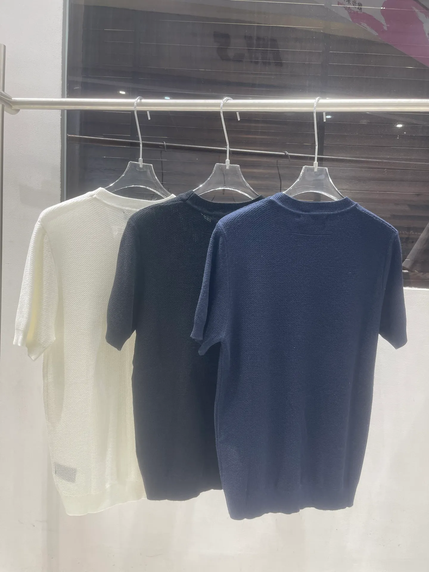 Mulberry silk sheep wool knitted. Breathable sweat-wicking upper body. Sizes: m 3x Color: Black White Blue Style No.: 0009
